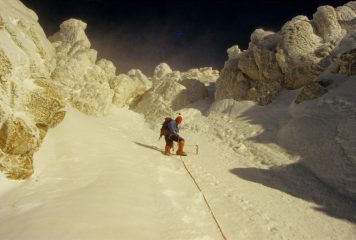 Stefano sale nella parte inziale del canale (1-1-1995)