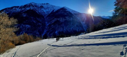 Bella neve sin dalla partenza sopra il villaggio