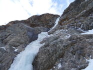 La cascata al ritorno (con le ultime cordate impegnate su L2)