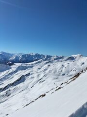 Comba di Vertosan, con neve primaverile 