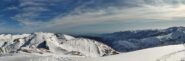 Panoramica verso sud, sul versante francese ed il mar ligure