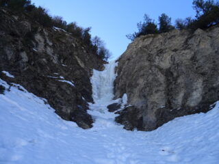 La cascata da sotto