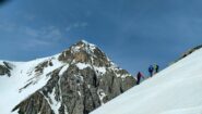 Al cospetto del pizzo Intermesoli, col passo dei Grilli 