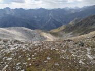 Vista sulla Valle di Bellino dal Ferra; in basso si nota il lago Reisassa già parzialmente in secca