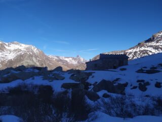 Dal pianoro spunta il Monviso