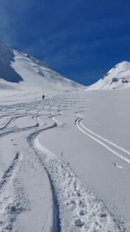 una decina di austriaci scendeva pettinando il pendio