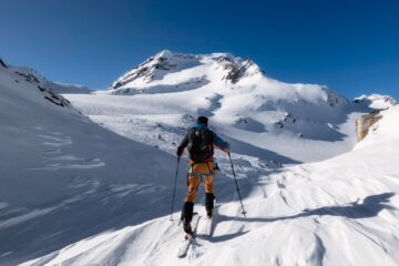 Varinte: passo del Vannino con vetta in vista. 