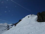 Neve dura sull' ultimo tratto x la cima.