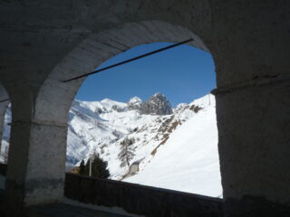 La Rocca Parvo dal portico