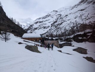 Arrivo al Rifugio Prarayer