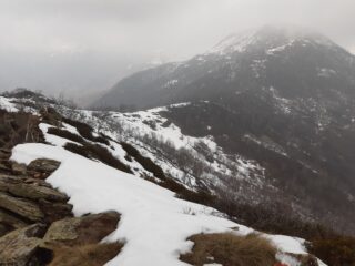 La cresta verso la Rocca Perabianca