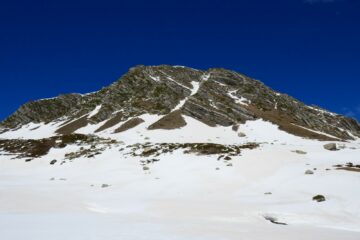 Il versante visto dal fondo del vallone