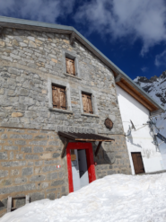 Rifugio Prudenzini, ingresso del locale invernale