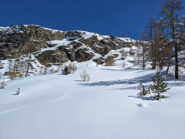 Firn nel bosco sopra le baite Lavassey