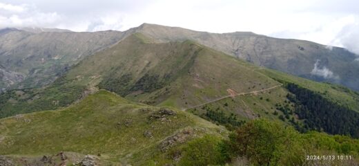 Verso il Passo della Mezzaluna con la cresta per il Monte Monega 