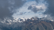 Vista direzione nord - le cime e i colli che separano con la val d'Aousta, tra cui spicca il Colle Santanel dritto al centro 