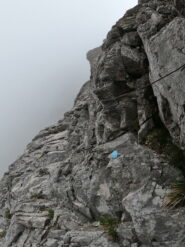 Tratti attrezzati sotto la vetta Sud del Sella