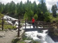 L' unico ponte sui vari torrenti attraversati