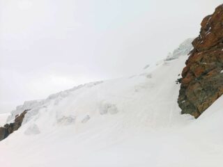 canale di discesa tra i seracchi