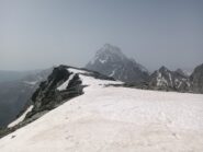 Immancabile scatto verso la cima secondaria e il Monviso.