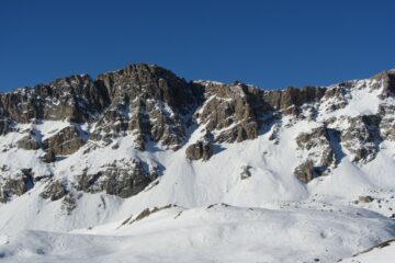 Il canale a dx della cima (gennaio 2012)