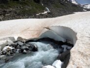 Nella parte bassa, il muro di neve è più di 2 metri!