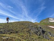 la cresta verso l'anticima e poi la cima