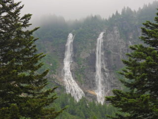 Cascate in piena