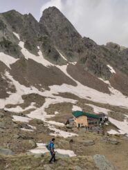 Il pizzo Varrone con il rifugio Falc