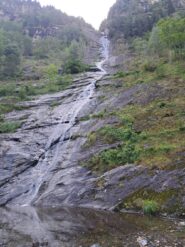 L'attacco sulla destra del torrente