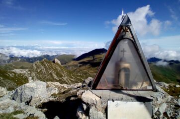 la nicchia sulla cima del seirasso 