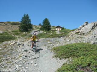 il sentiero di discesa verso la Valle de la Cerveyrette