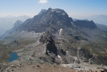 Dalla vetta: Bec Carrè, Cima Sud, Roisetta, Tournalin e M. Brun. Lago di Rollin in basso snx