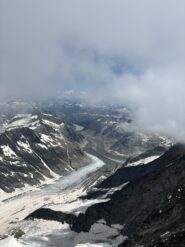 Laggiù la parte finale del lungo rientro verso Grimsel 