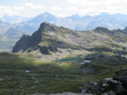 il lago visto dall'alto, con dietro la P.te de la Roche Jaille