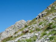 Verso la cresta Sud-Est, si comincia a vedere la croce di vetta