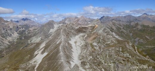 Tutta la cresta da percorrere dal Monte Cervet 