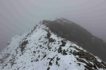 Ultimi metri tra nuvole e neve