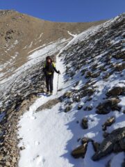 Un po' di neve poco prima del Colle della Terra.