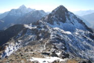 Punta e Passo inferiore della Bettolina, con il sentiero 9 visti salendo al Passo superiore; sullo sfondo il Rothorn