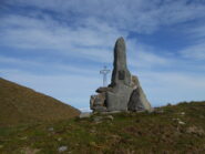 Colla Bauzano, stele Franco Cavarero