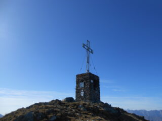 Bric Costa Rossa, croce di vetta