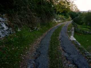 La strada discensiva