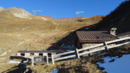 La traccia di salita vista da Malga di Val Scala superiore.