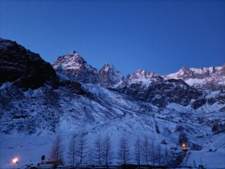 L'alba sul Monviso (foto E. Lana).