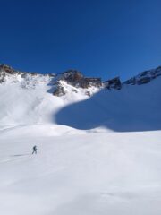 Spostamento verso Tete de Fer, con visibile colletto che porta all'altro valloncello