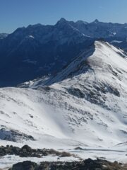 Traccia di salita e cresta verso la Chaligne, pelata pure questa.