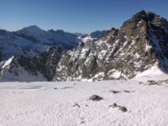 Sempre dalla cima, a sinistra la zona del colle delle Traversette e a destra il monte Granero.