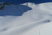 sotto la cima un tratto di bella neve