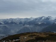 L'alta valle Corsaglia dalla cima. In fondo il Pizzo d'Ormea